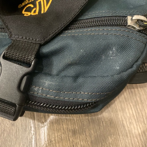 Vintage Alps Mountaineering Waist Lumbar Day Pack Fanny Bag Black - Picture 3 of 4